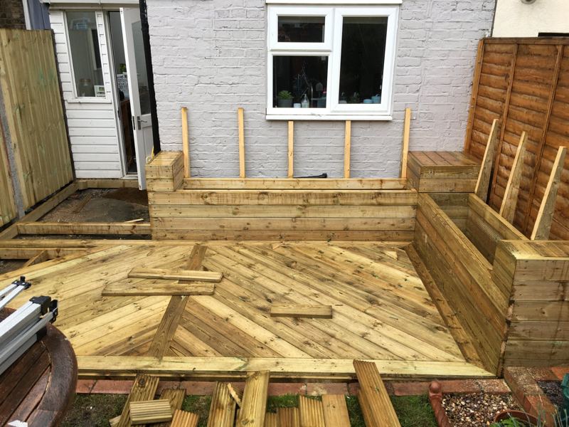 Deck boards going down on the diagonal